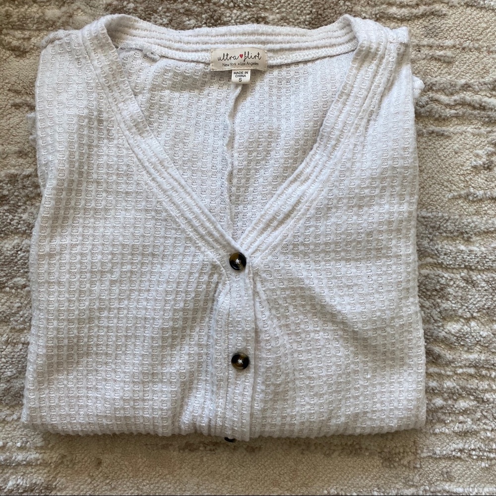 White long sleeve v neck